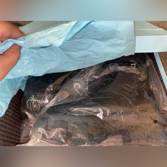 LEATHER PRADA BOOTS WITH POUCH ON THE SIDES ! - Picture 9 of 10